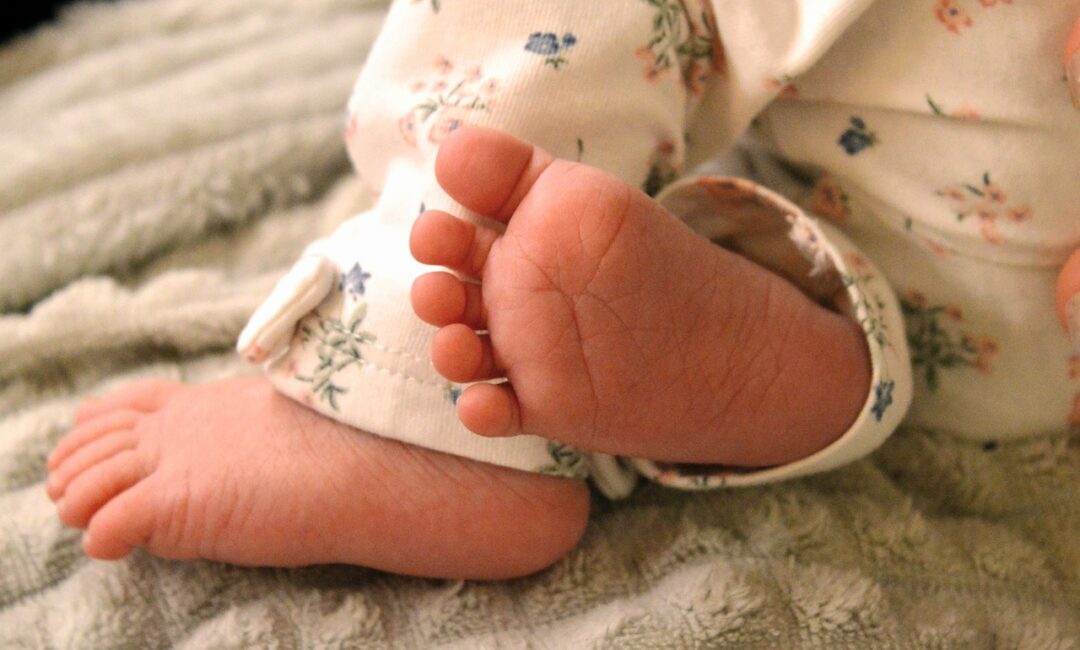 5_bonnes_raisons_d_opter_pour_un_plan_incliné_pour_votre_bébé